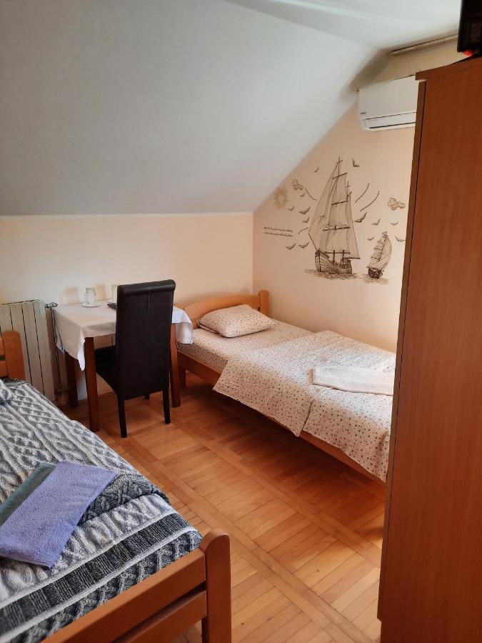Pansion Lug Otel Belgrad Dış mekan fotoğraf