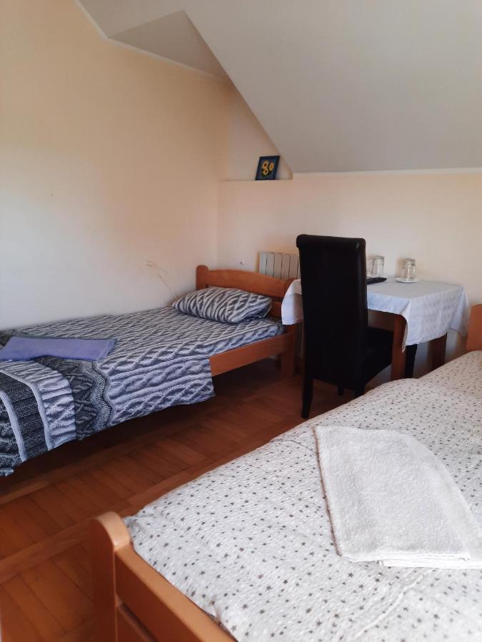 Pansion Lug Otel Belgrad Dış mekan fotoğraf