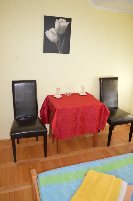 Pansion Lug Otel Belgrad Oda fotoğraf